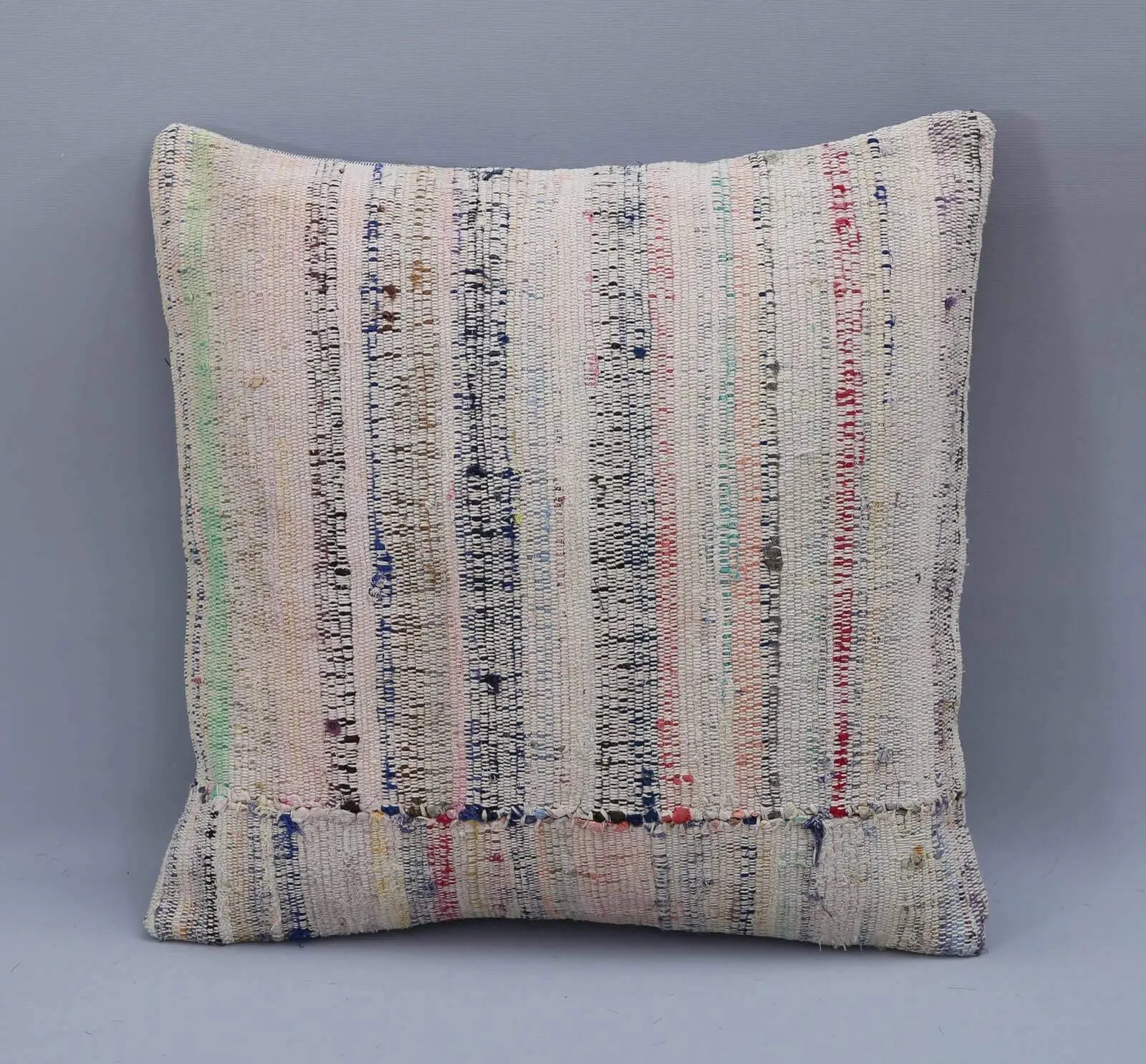 RC 27192 1 BEIGE PILLOWS eb58ae27 92d2 4739 af58 d15c226ef6d7